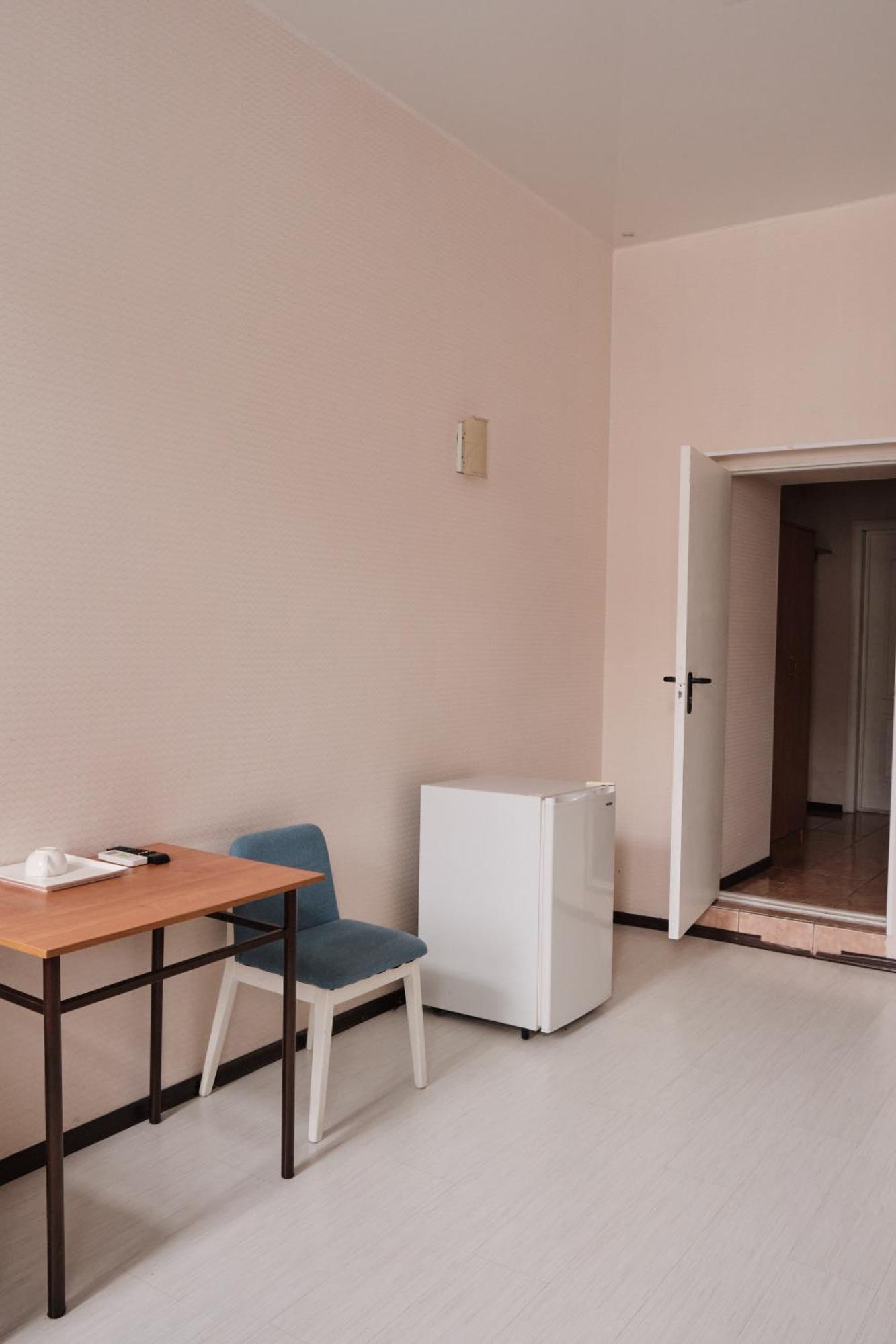 Hotel Europa Semey Extérieur photo